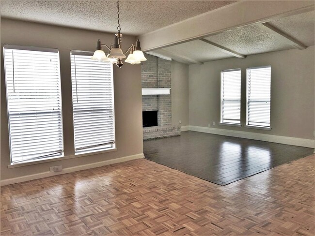 Building Photo - 1705 Chesterfield Dr