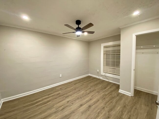 Foto del edificio - 136 Corbin St