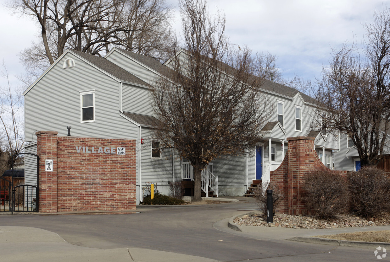Primary Photo - Parkside Village Townhomes