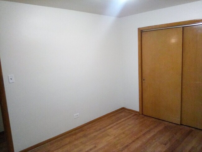 Building Photo - 6317 W Fullerton Ave