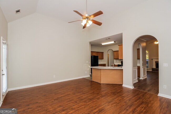Building Photo - 203 Arbor Dr