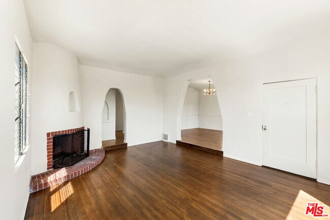 Foto del edificio - 8221 4th St