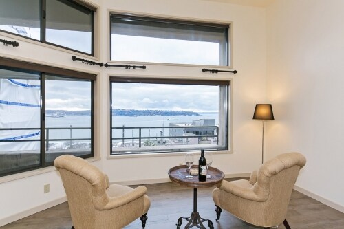 Building Photo - 2021 1st Ave