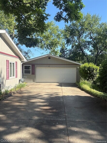 Foto del edificio - 6284 Woodsdale Dr