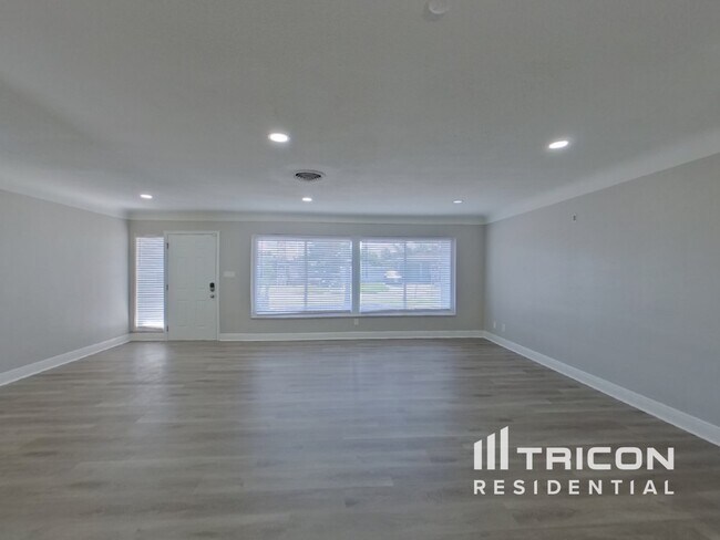 Foto del edificio - 6355 29th St S