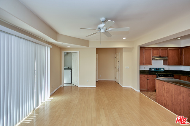 Building Photo - 956 S St Andrews Pl