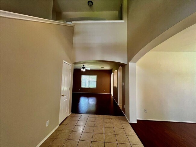 Foto del edificio - 6427 N Shore Bend