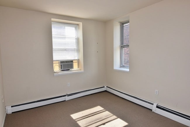 Building Photo - 4414 Walnut St