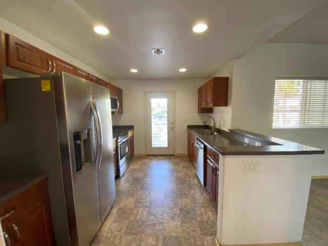Building Photo - 533 Manawai St