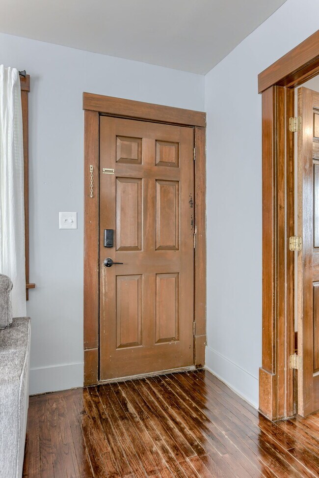 Foto del edificio - 4806 Charles St