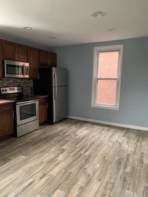 Kitchen - 431-2 S Trenton Ave