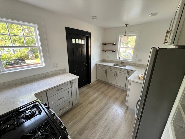 Photo - 93 Seavey St (Westbrook, ME) Apartment