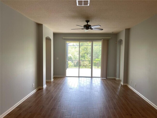 Foto del edificio - 517 Heron Point Way