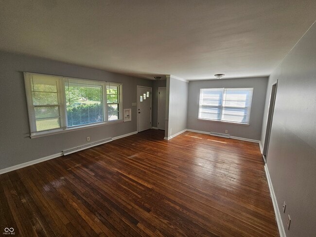 Building Photo - 2107 W Coil St