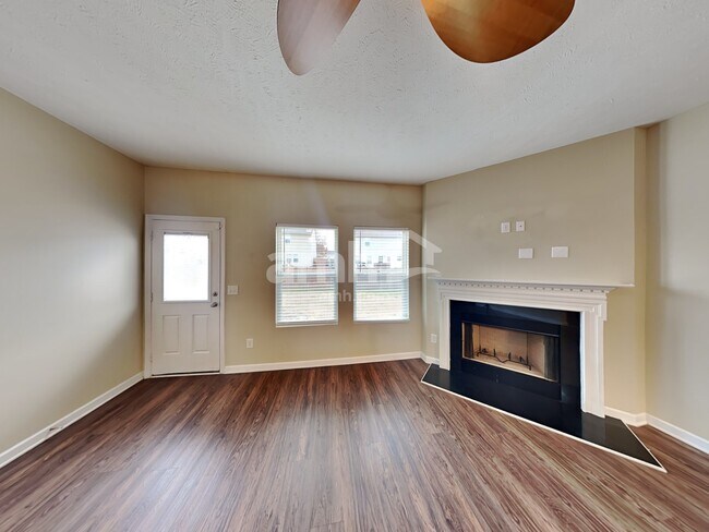 Foto del edificio - 40 Shady Valley Drive