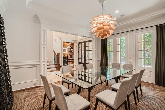 Foto del edificio - 4731 Lake Forrest Dr NE