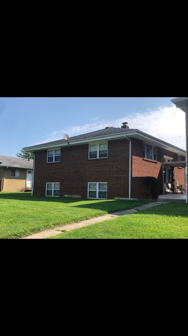 Foto del edificio - 886 Byron Ave