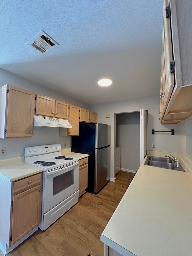 Building Photo - 2189 Timberwood Cir N