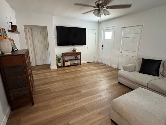 Building Photo - 1261 79th Ave N