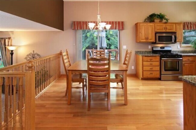 Foto del edificio - 9282 Creek Way