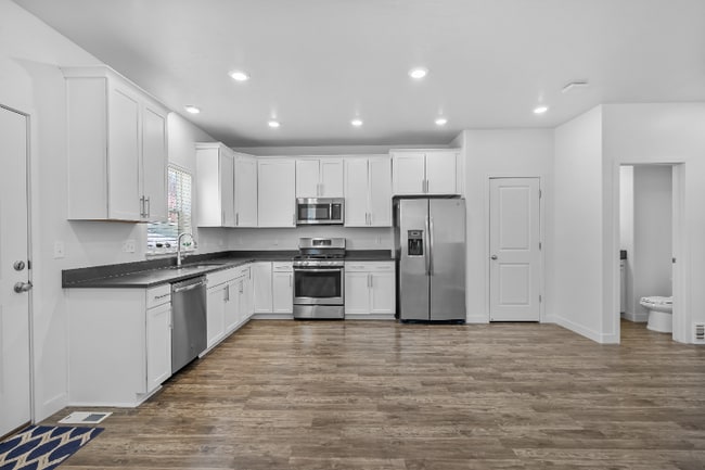 Building Photo - 4287 Golden Grv