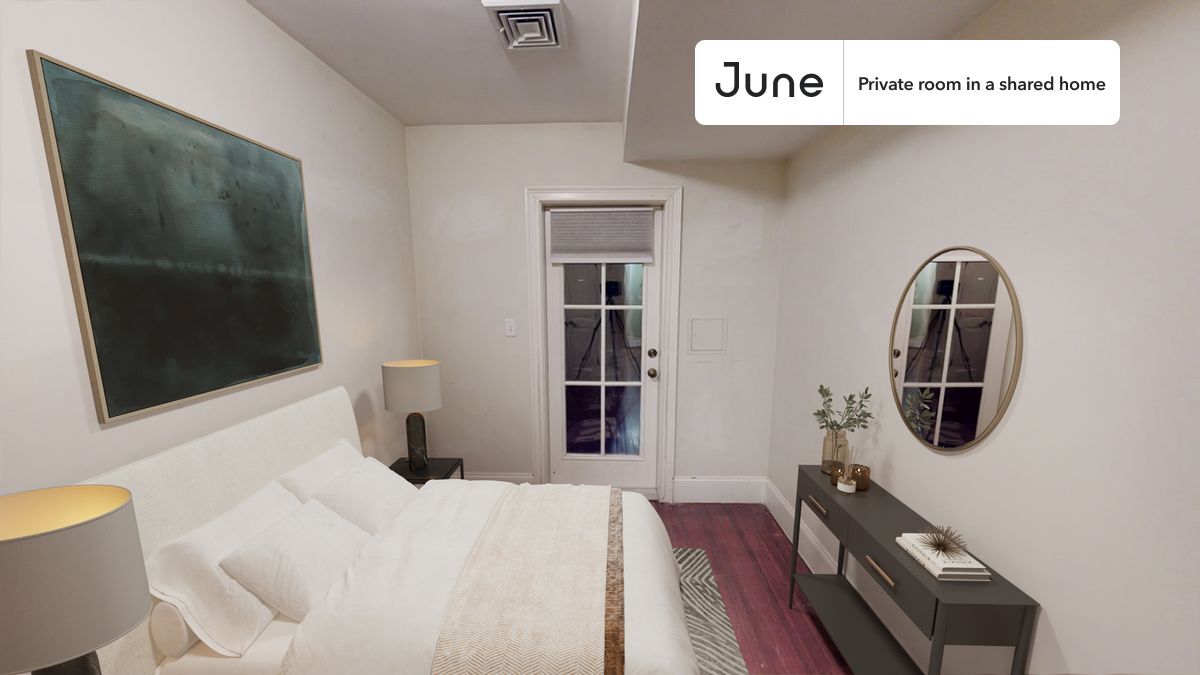 Primary Photo - Private bedroom in 5 bed/2 bath Home