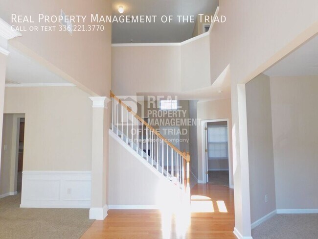 Foto del edificio - 1300 Pondhaven Dr