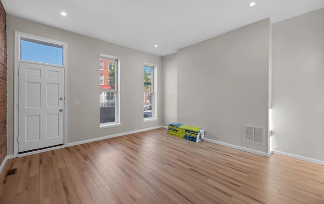 Building Photo - 121 N Patterson Park Ave