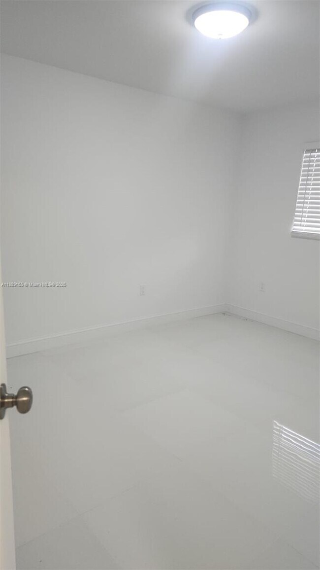 Foto del edificio - 5300 NW 25th St