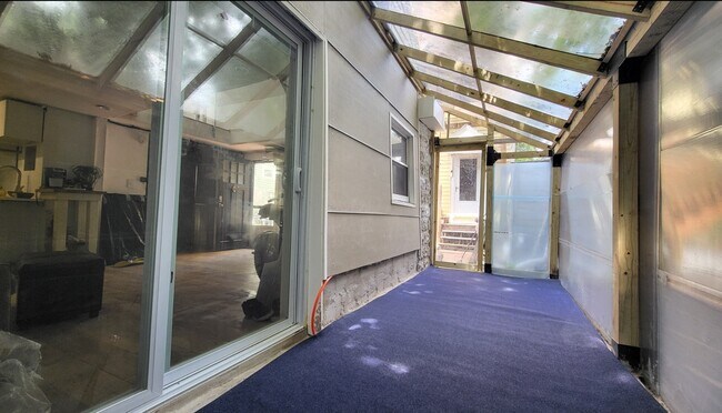 Building Photo - 22-2 Hingham St
