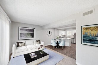 Building Photo - Lakecrest