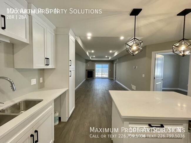 Building Photo - Newly built townhome in the quiet town of ...