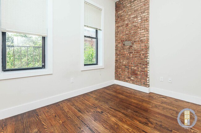 Foto del edificio - 285 Cornelia St