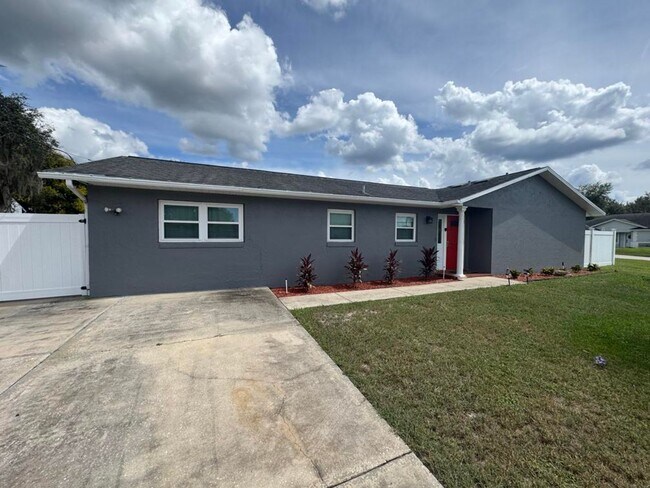 3/2 Pool Home in Deltona Lakes - 3/2 Pool Home in Deltona Lakes