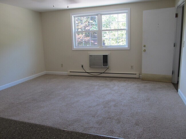 Building Photo - 221 Mansfield Ave