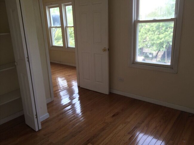 Foto del edificio - 1839 N Kedzie Ave