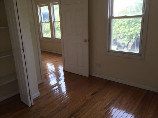 Building Photo - 1839 N Kedzie Ave