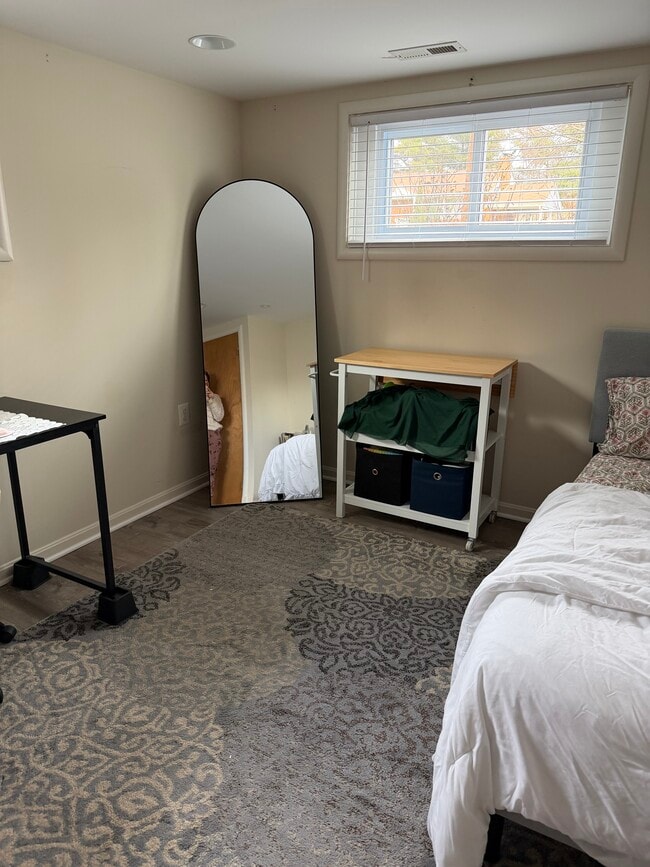 Foto del edificio - 7529 Fairwood Ln