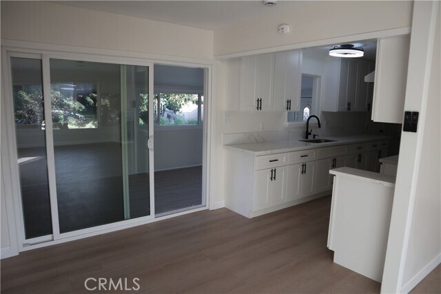 Building Photo - 1124 N Soldano Dr