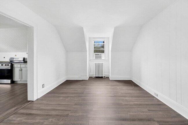 Foto del edificio - 265 Mayflower Ave