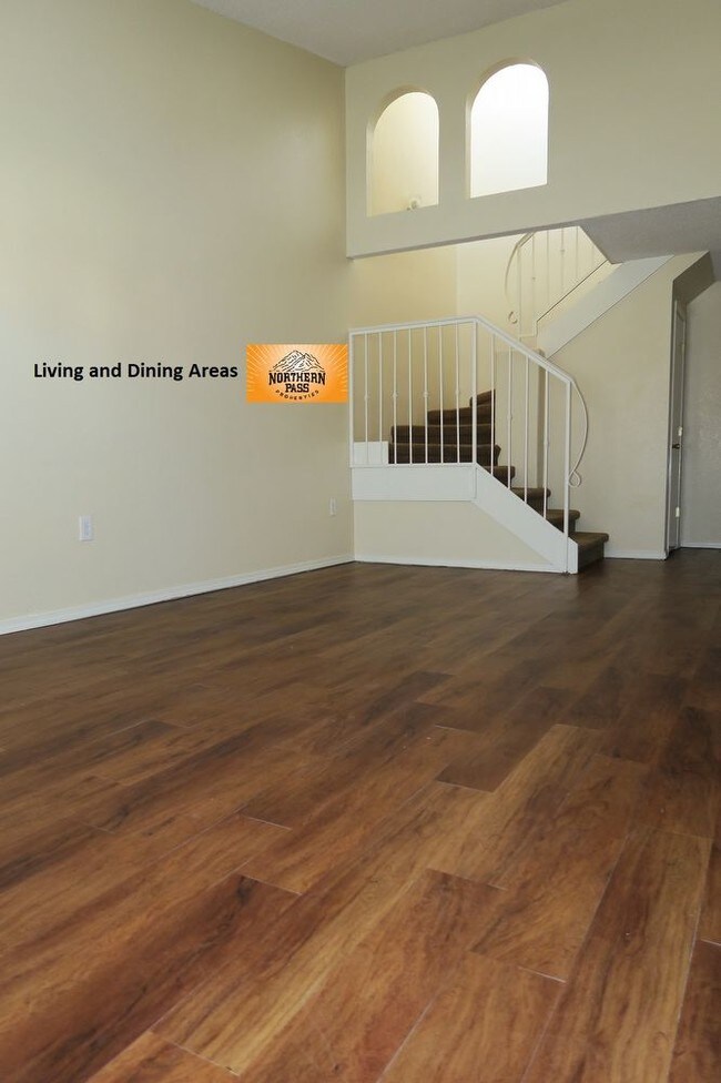Building Photo - 11026 Oasis Dr