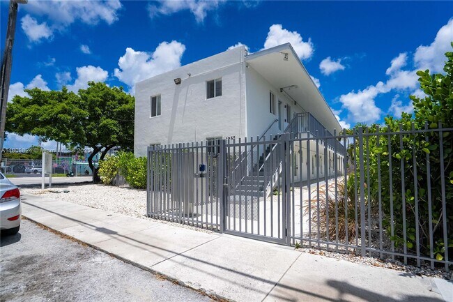 Foto del edificio - 1955 NW 2nd Ct