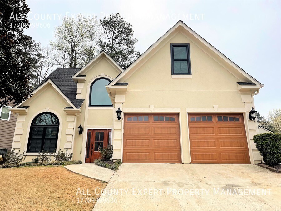 Foto principal - 1635 River Oak Dr