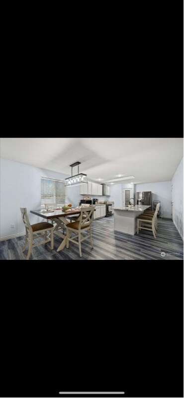 Foto del edificio - 12113 35th Ave NE