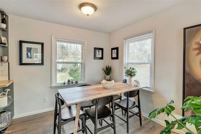 Foto del edificio - 3 br, 1 bath House - 105 South Piedmont Av...