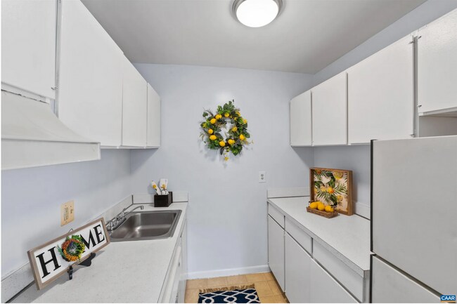 Foto del edificio - Two Bedroom Apartment Available At Barracks West