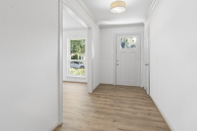 Foto del edificio - 6022 Beaudry Dr