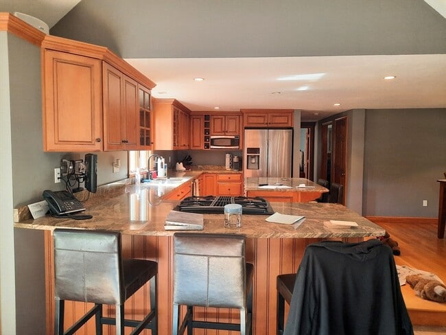 Building Photo - 19 Pelham St