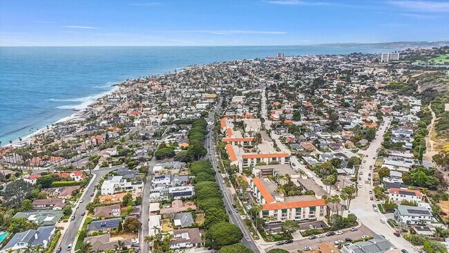 Foto del edificio - 6455 La Jolla Blvd