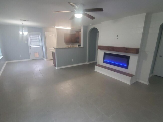 Building Photo - 5927 Golden Cove Rd